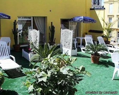 מלון ניס La Petite Sirene 3*,  צרפת